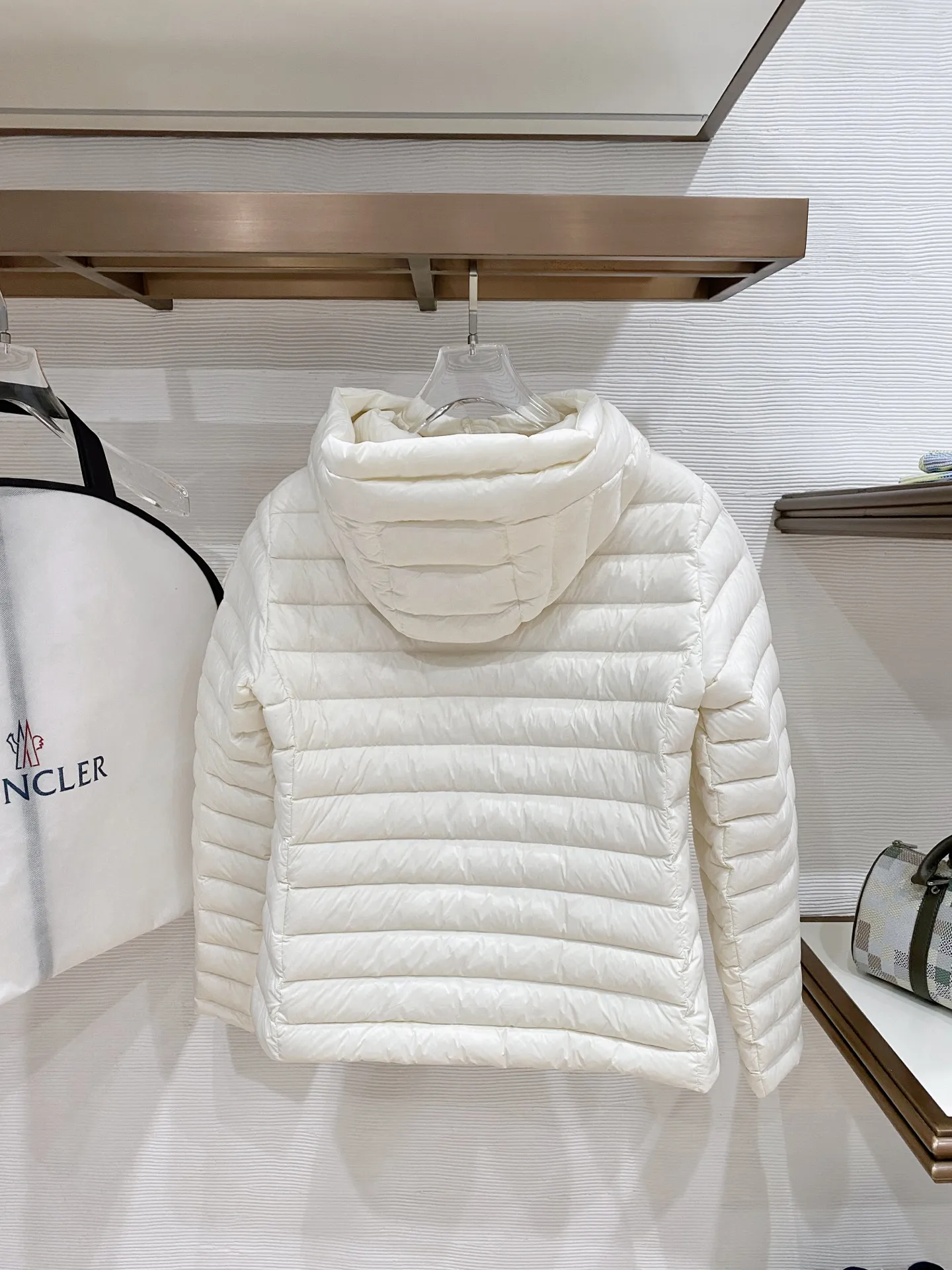 Moncler . Ige . Ige Ige longue saison ， 。 。 ， Classic ， 。 。 Size：1234